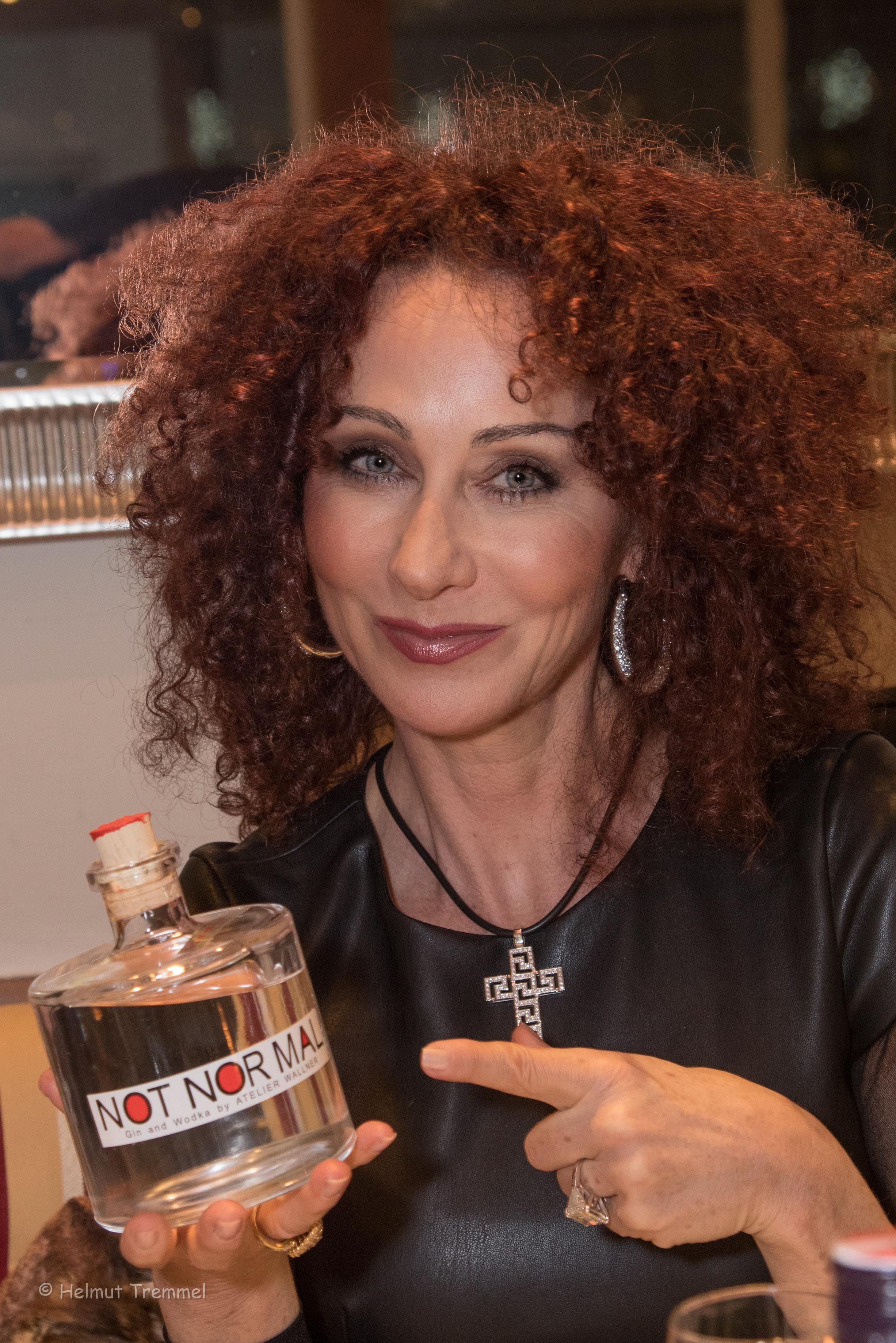 Mausi Lugner mit not nor mal Vodka
