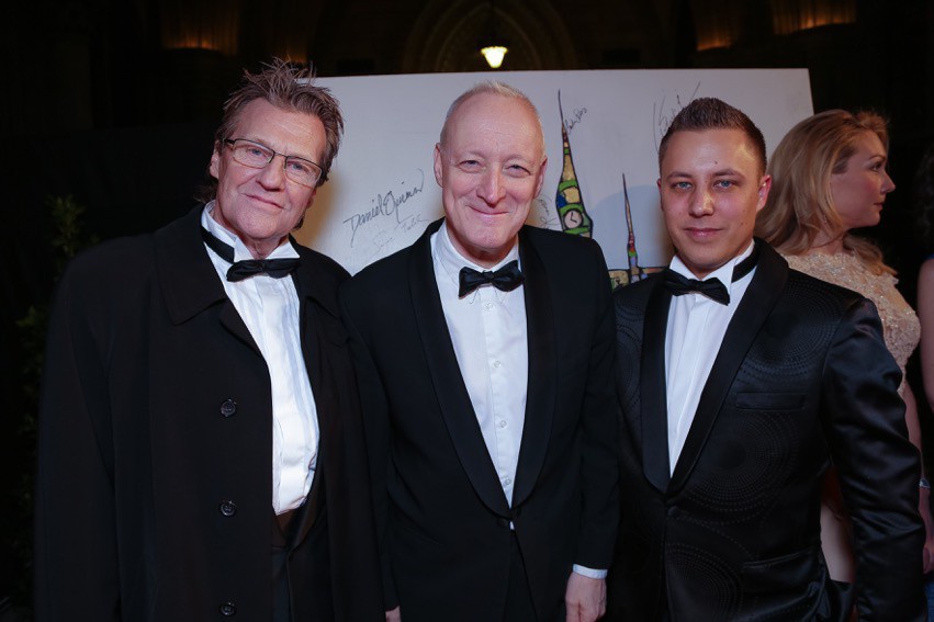 Manfred Schödsack, Gary Howard (Flying Pickets)